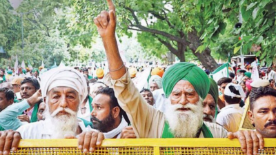 Delhi: Farmers protest against ‘unkept promises’