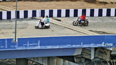 Pune: ‘Finish pending work before flyover launch’ | Pune News – Times of India