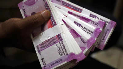 ​Rupee falls 4 paise to 79.88 against US dollar in early trade