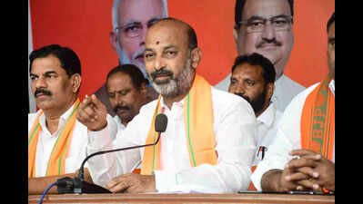 Delhi excise policy: Telangana BJP chief Bandi Sanjay arrested during protest