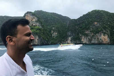 Dhananjaya rings in his birthday with his boy gang in Thailand
