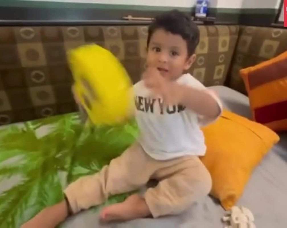 
This video of star kid Yuvaan is too cute to miss
