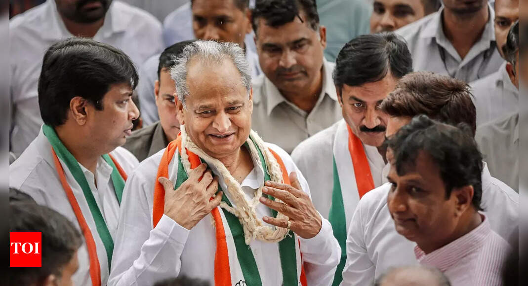 A meet ahead of Congress president polls sparks buzz