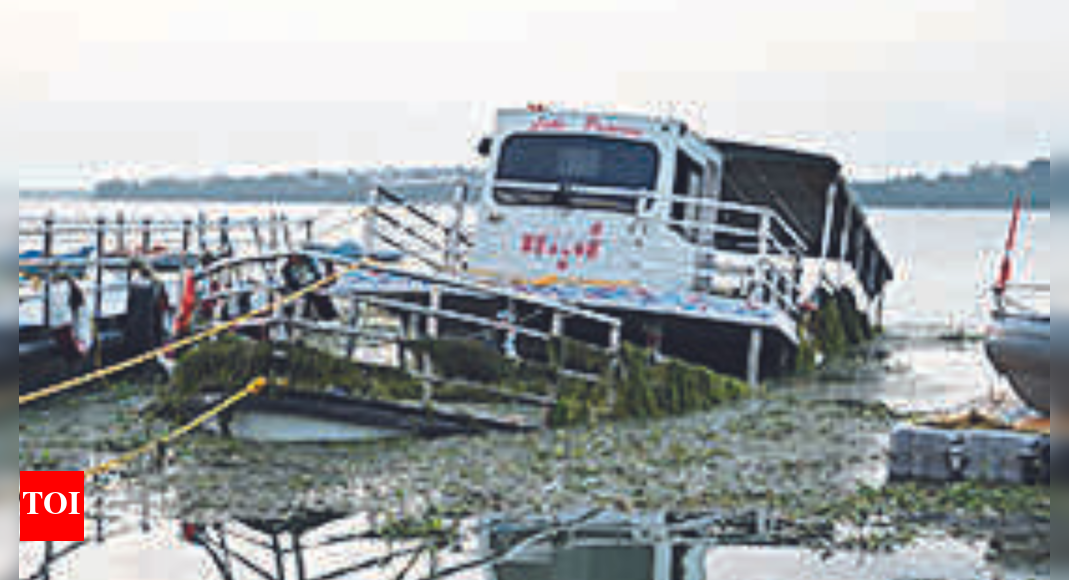 Bhopal: 24 hours on, 'Lake Princess' remains half-drowned | Bhopal News ...