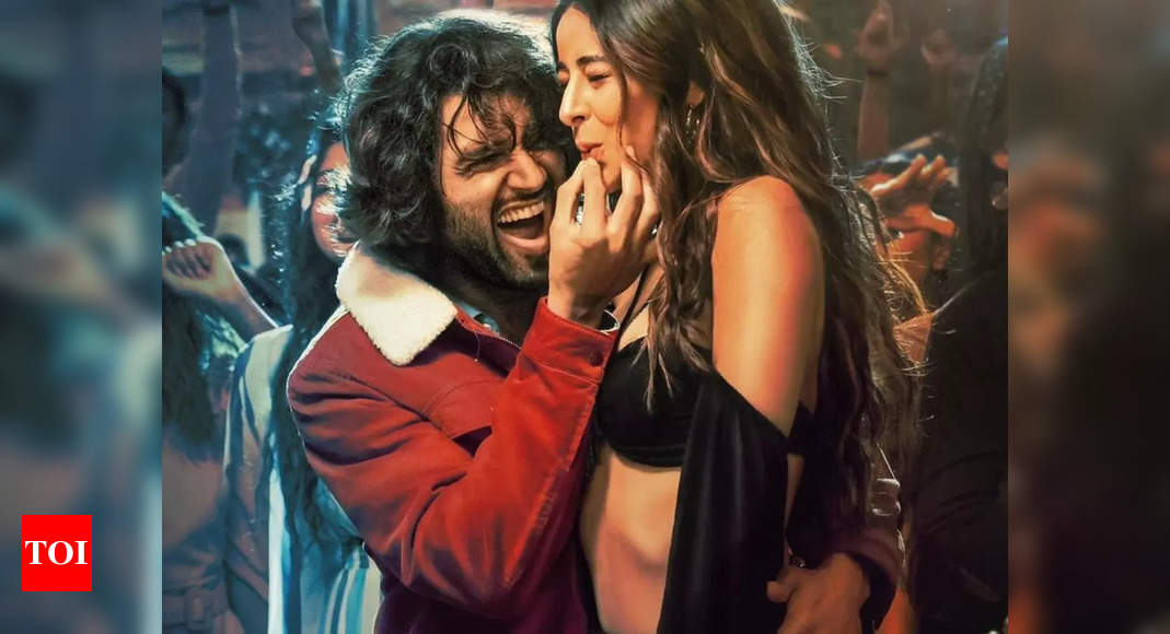 Liger first review ruffles feathers: Vijay Deverakonda stole the show, story and screenplay is average writes reviewer – Times of India