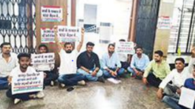 Phd: NSUI Protest To Demand Arrest Of PhD Harassment Case Accused ...