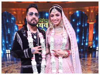 Akanksha Puri on marriage with Mika Singh: Don't know why people want me to just get married; why can't they see me in a dating phase
