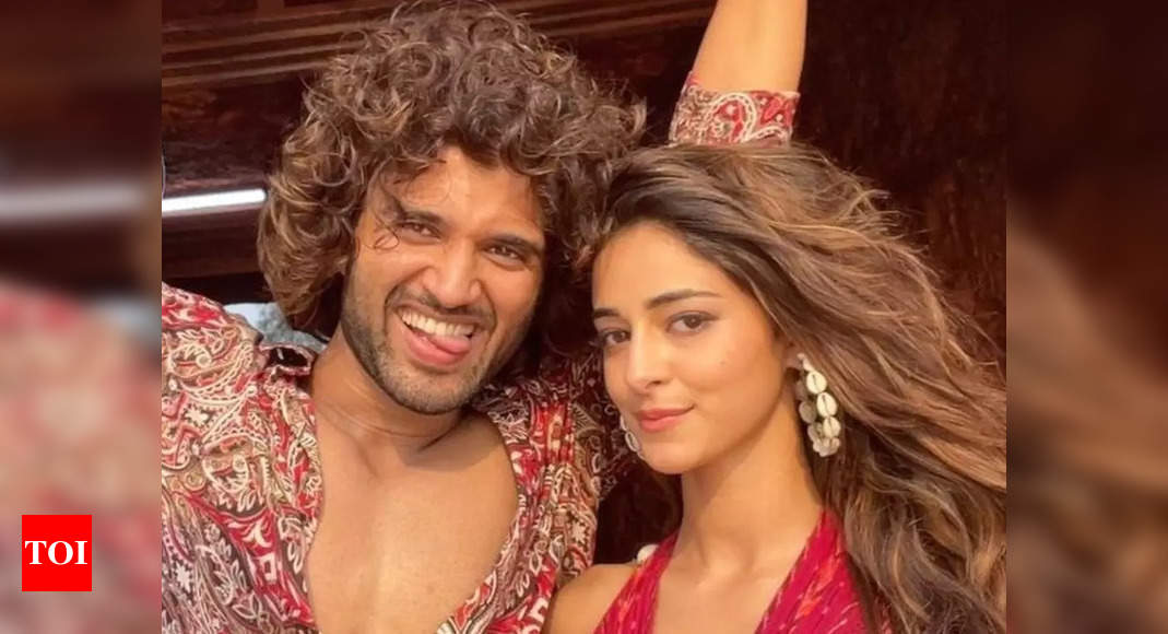 ‘Liger’ movie review and box offfice collection live updates: Vijay Deverakonda, Ananya Panday’s film expected to open at Rs 20 crore  – The Times of India