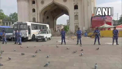 Hyderabad: Security stepped up at Charminar amid protests against ...