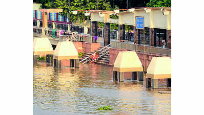 Ganga water level recedes below danger mark in Patna