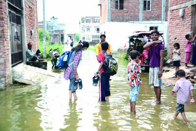 Ganga Rising At Alarming Pace, Nears Danger Mark | Varanasi News ...