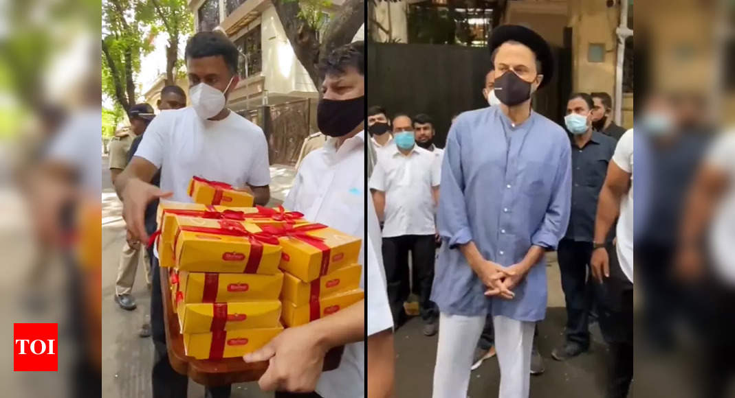 Anand Ahuja and Anil Kapoor distribute sweets as Sonam Kapoor returns home from hospital with Baby Kapoor Ahuja – Watch – Times of India