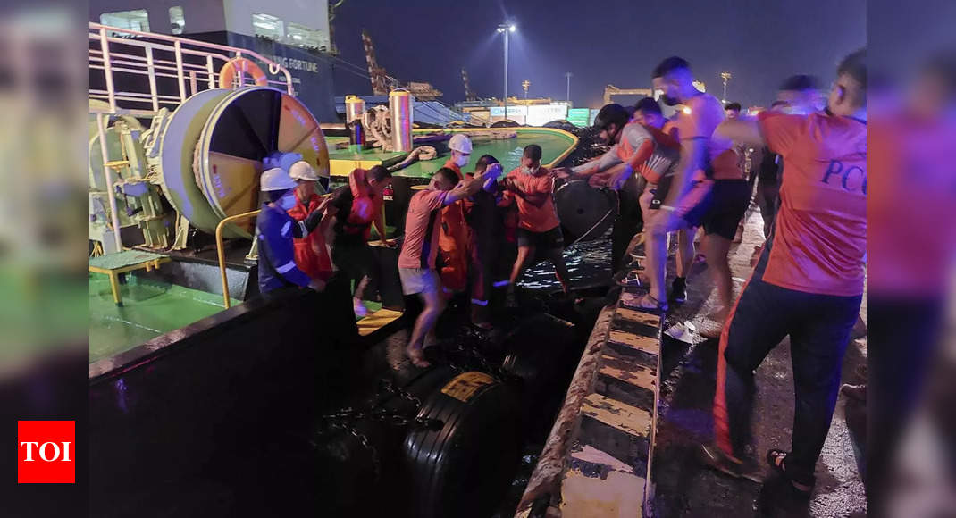 Un ferry philippin transportant 82 personnes prend feu ;  73 secourus