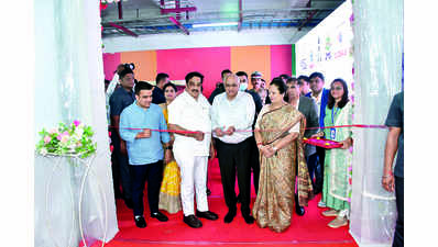 CM inaugurates textile exhibition