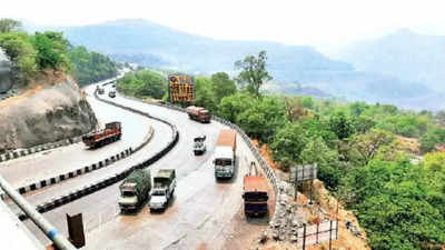 6km stretch of Pune-Mumbai eway closed for two hours