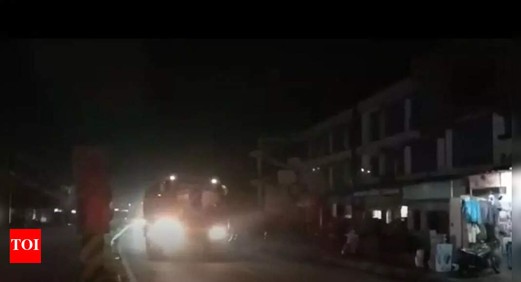 Jharkhand crisis live: Ruling JMM-Cong MLAs being taken to Chhattisgarh