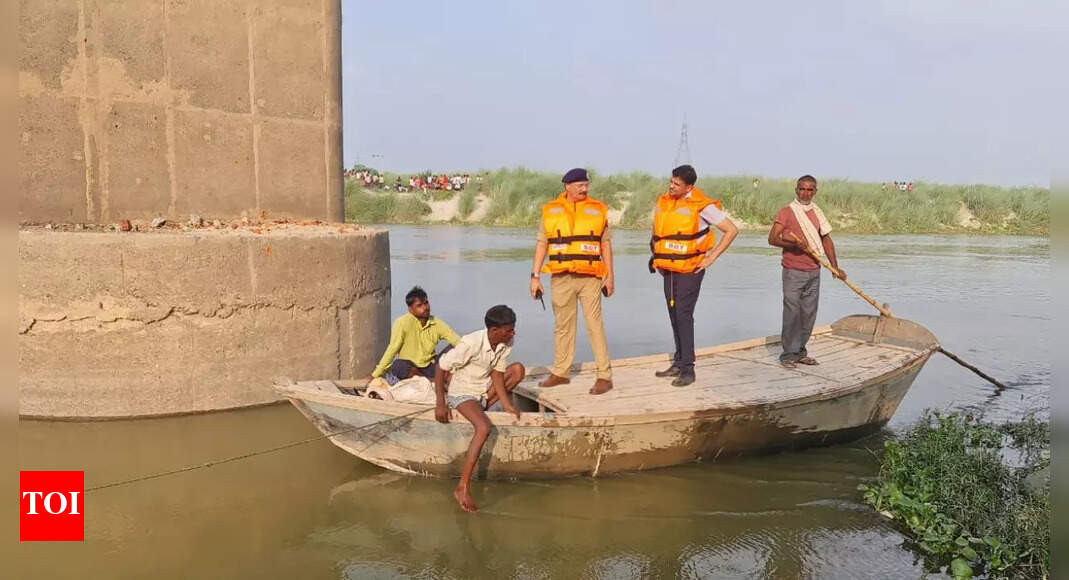 Uttar Pradesh Six missing as tractortrolley carrying 20 falls into