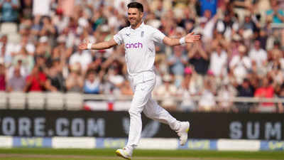 James Anderson becomes most successful pacer in international cricket, bags 950 wickets
