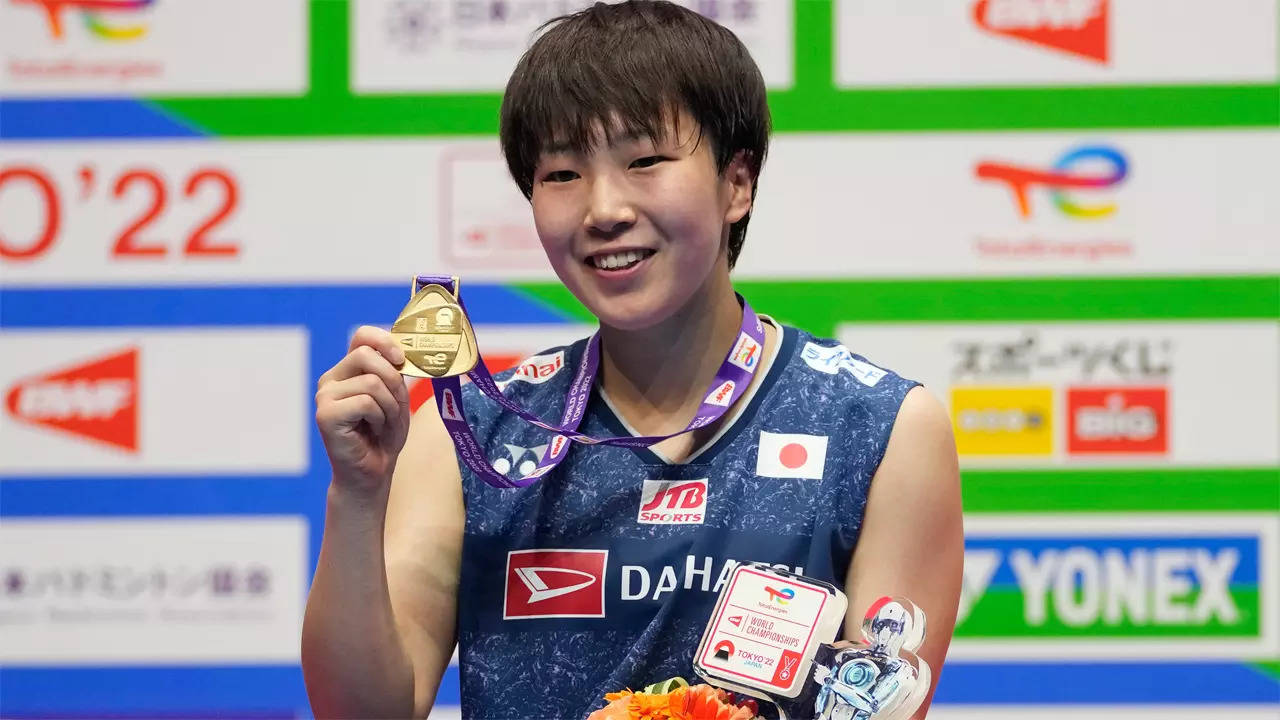 Akane Yamaguchi of Japan competes against Chen Yufei of China in their  women's single badminton quarterfinal match during the 2018 Asian Games,  offici Stock Photo - Alamy