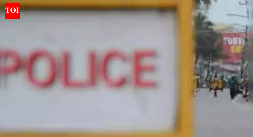 Uttar Pradesh: 6 killed as SUV hits divider in Azamgarh | Varanasi News ...