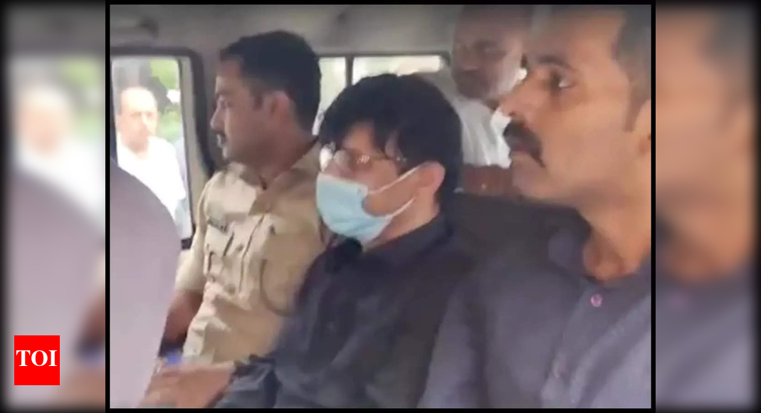 LIVE: Has Shah Rukh Khan turned down Don 3?