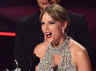 Taylor Swift wins MTV video award