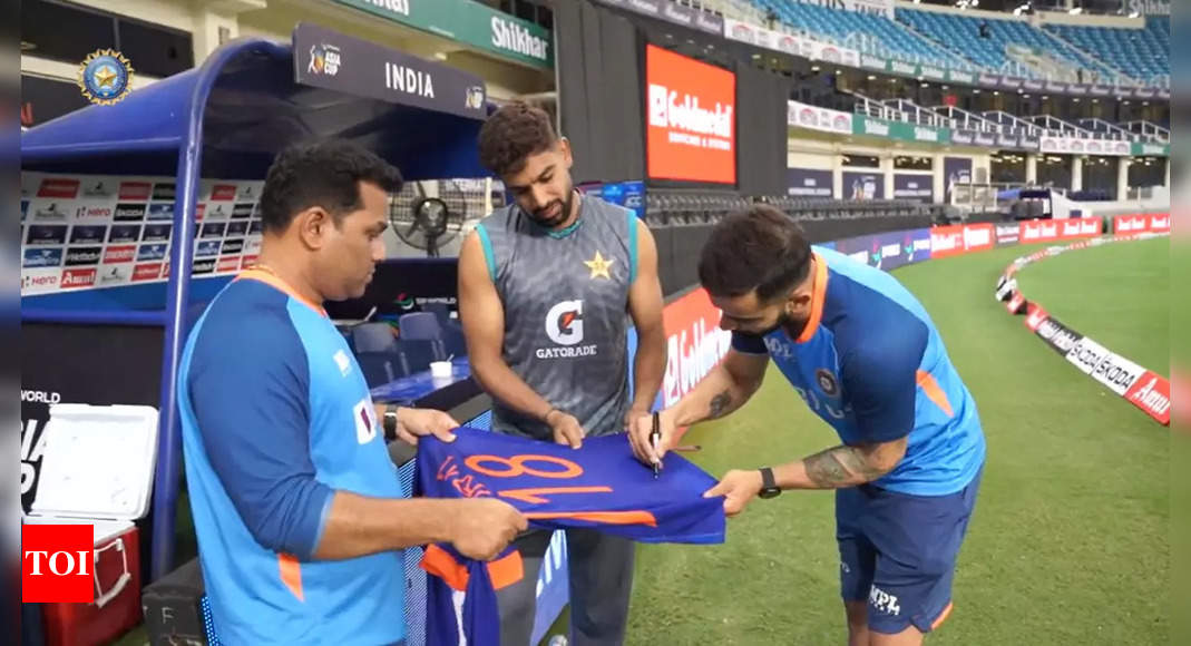 Asia Cup 2022: Virat Kohli gifts signed jersey to Haris Rauf | Cricket News – Times of India