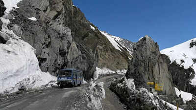 Chinese soldiers stop Indian graziers in Demchok area of eastern Ladakh