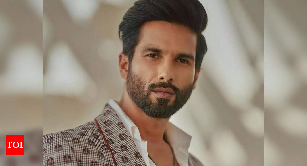 Shahid Kapoor to start filming for his next, produced by Siddharth Roy Kapur, from November – Times of India