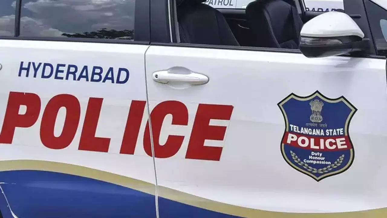 చీకటిని చూసి ఆందోళన చెందకండి, ఆపద... - Hyderabad City Police | Facebook
