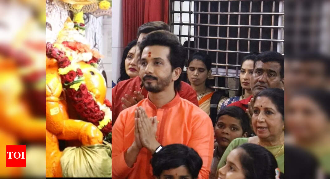 Abhijeet Khandkekar and Priya Marathe share their happiness as they