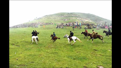 J&K: Army organises Gujjar & Bakarwal mela, traditional horse race in Bhaderwah