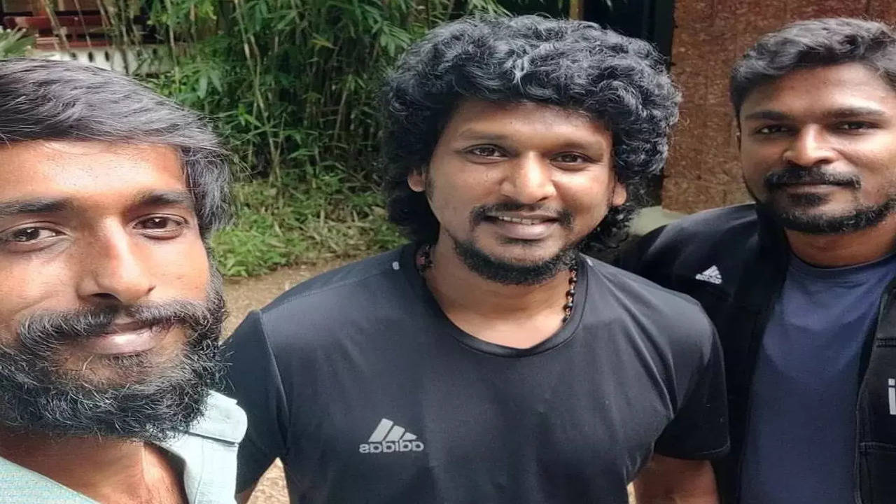 Jil Jung Juk' director Deeraj Vaidy joins as co-writer for 'Thalapathy 67'  | Tamil Movie News - Times of India