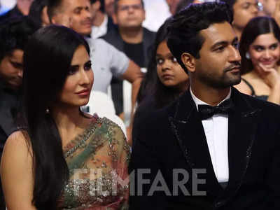 Vicky Kaushal and Katrina Kaif holding hands at the Wolf777news Filmfare awards is the cutest thing on Internet today