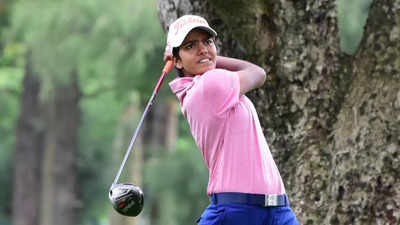 Sneha Singh takes one-shot lead in 11th leg of Women's Pro Golf Tour