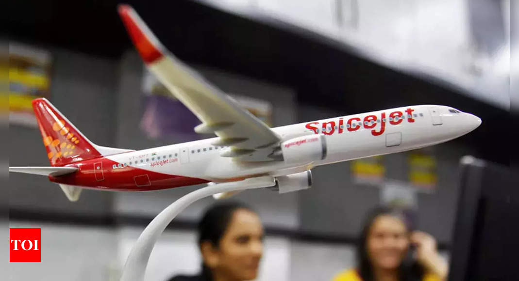 SpiceJet reports loss of Rs 1,725 crore in FY22; CFO Sanjeev Taneja Resigns | India Business News – Times of India