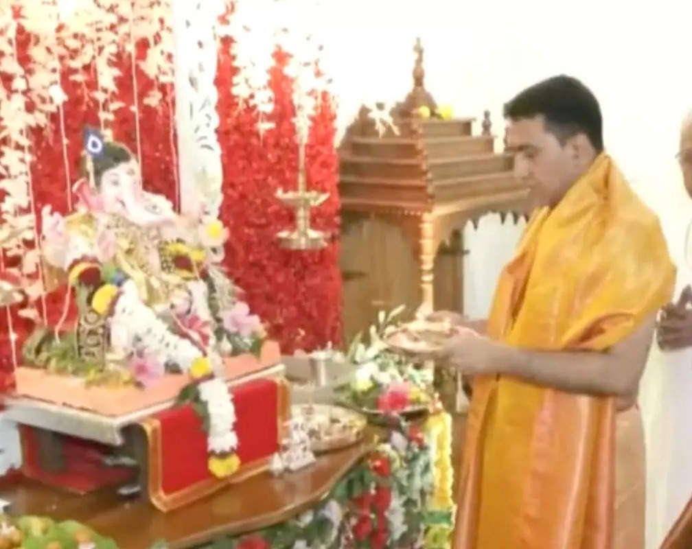 
Ganesh Chaturthi: Goa CM Pramod Sawant offers prayers with his family
