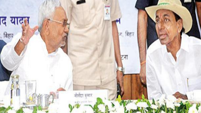 Patna: Telangana CM calls for 'BJP Mukt Bharat', shares stage with Nitish Kumar