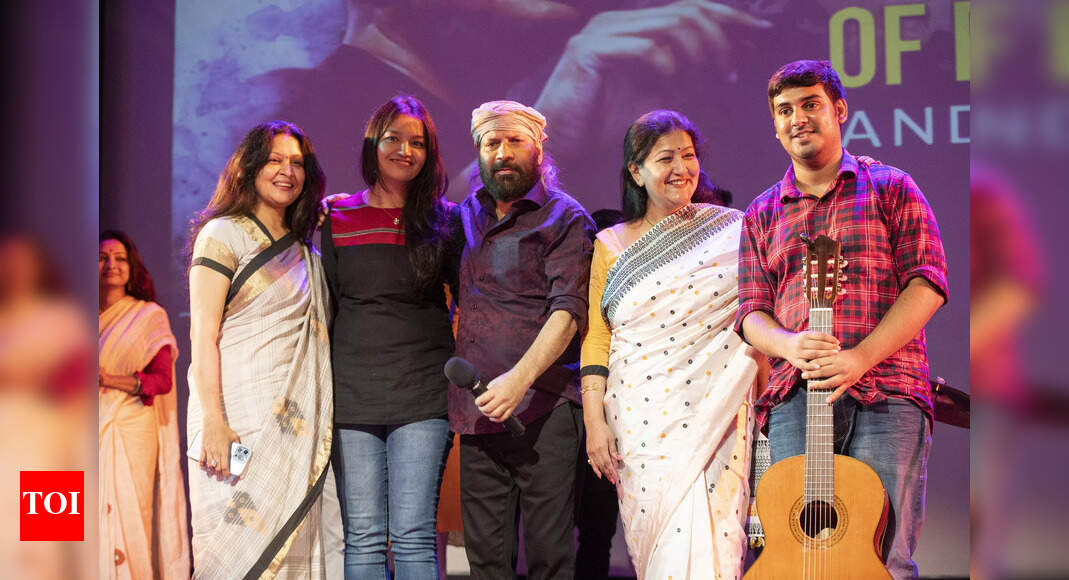 Debojyoti Mishra celebrates Rituparno Ghosh’s 60th birth anniversary ...