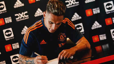Manchester United complete signing of Ajax winger Antony
