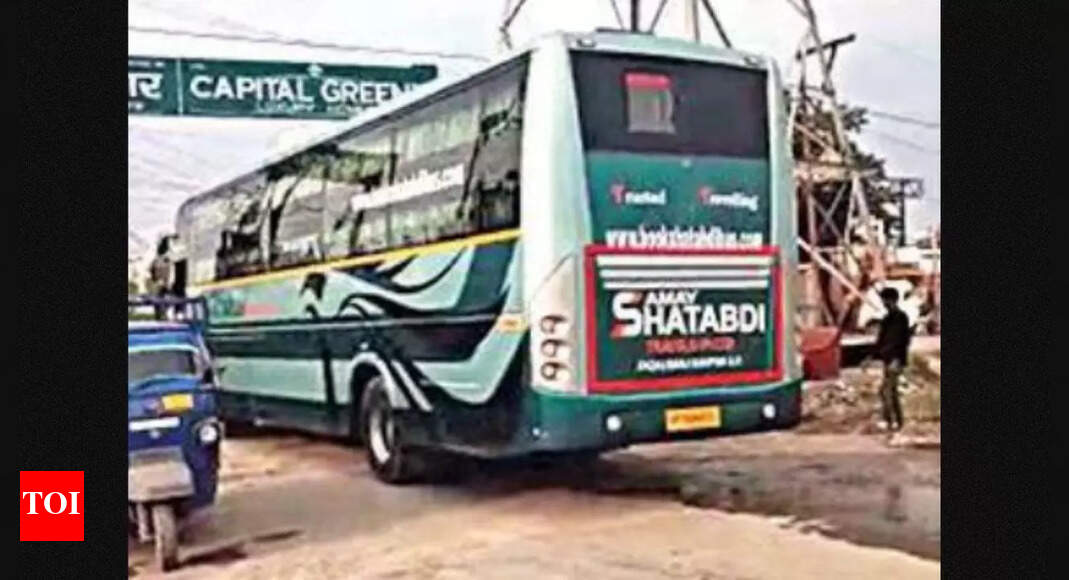 Indra Lok Residents Complain Of ‘illegal’ Bus Stand Dehradun News