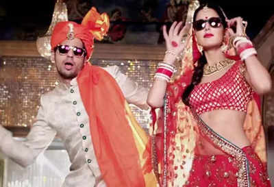 kala chashma kala suit