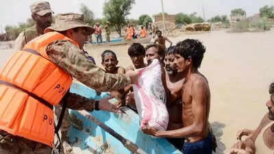Pakistan's armed forces rescue 2,000 marooned by catastrophic floods