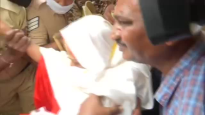 Karnataka seer Shivamurthy Swami accused of sexually abusing minor girls to be airlifted to Bengaluru for cardiac treatment