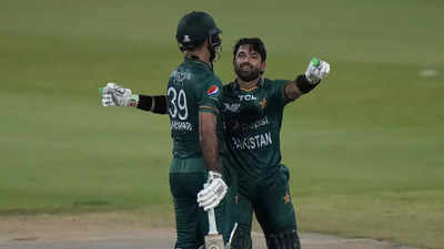 Asia Cup: Pakistan recover to post 193/2 against Hong Kong after slow start