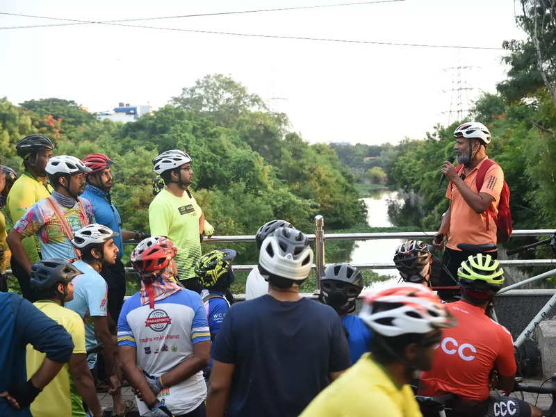 Madras enthusiasts cycle through the landmarks of south Chennai