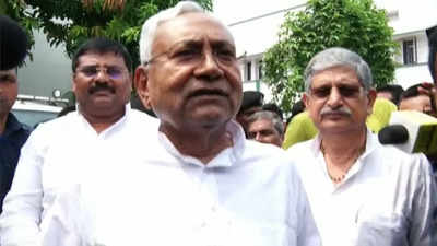 JD(U) workers raise slogans projecting Nitish as 'future PM', but Bihar CM denies having such aspiration
