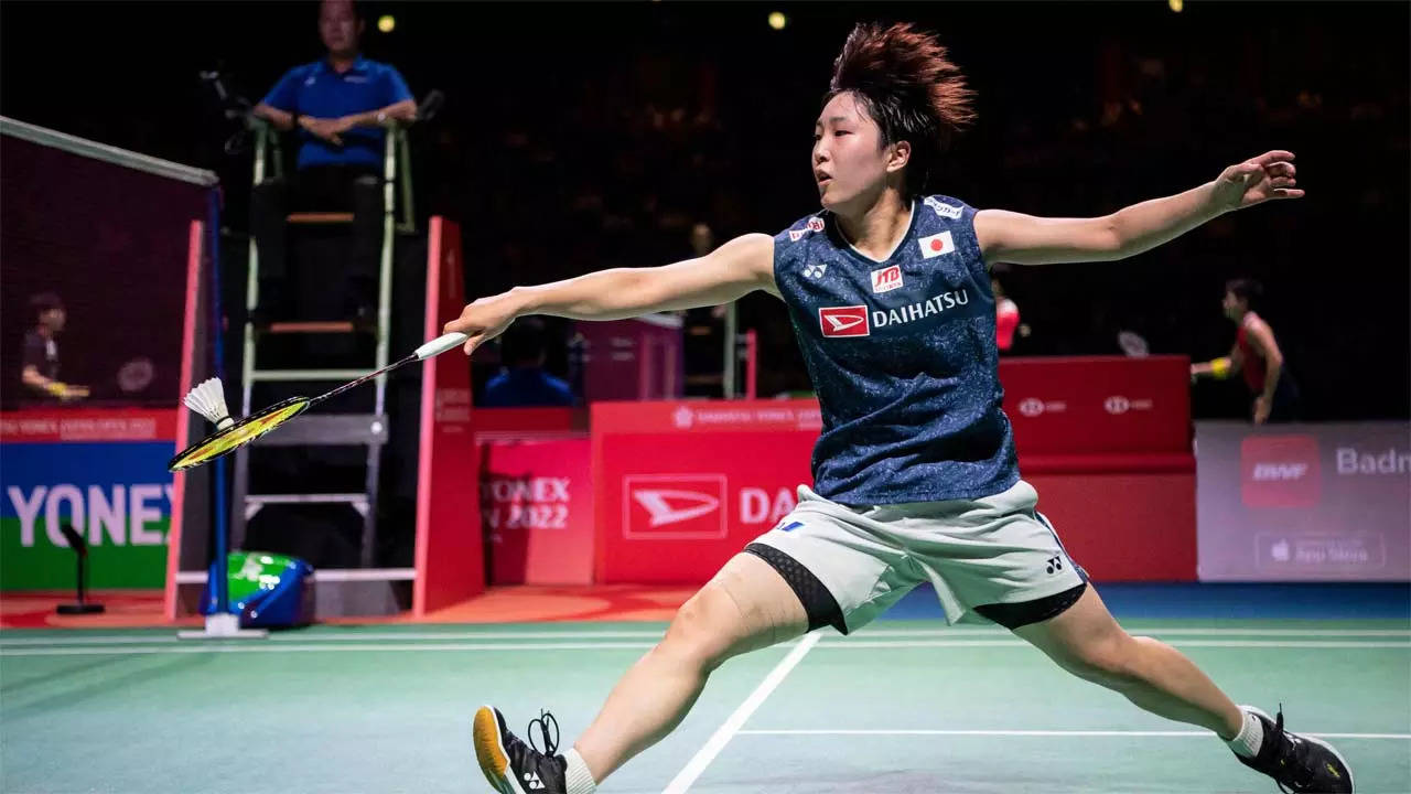 Akane Yamaguchi of Japan competes against Chen Yufei of China in their  women's single badminton quarterfinal match during the 2018 Asian Games,  offici Stock Photo - Alamy