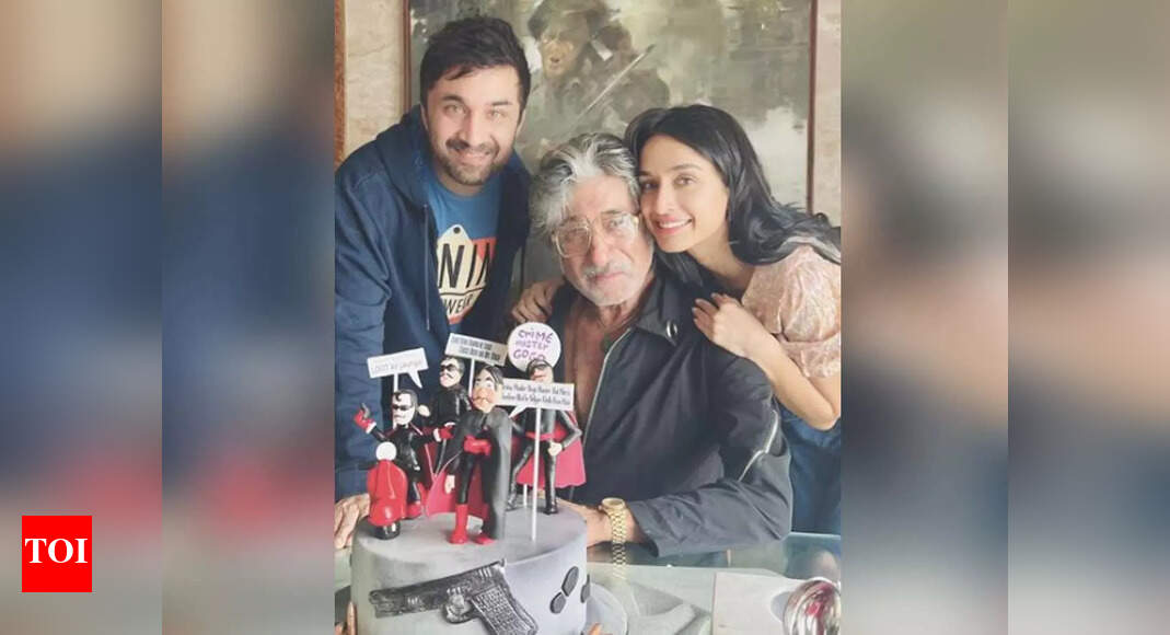 Shraddha Kapoor shares pics from dad Shakti Kapoor’s 70th birthday – Times of India