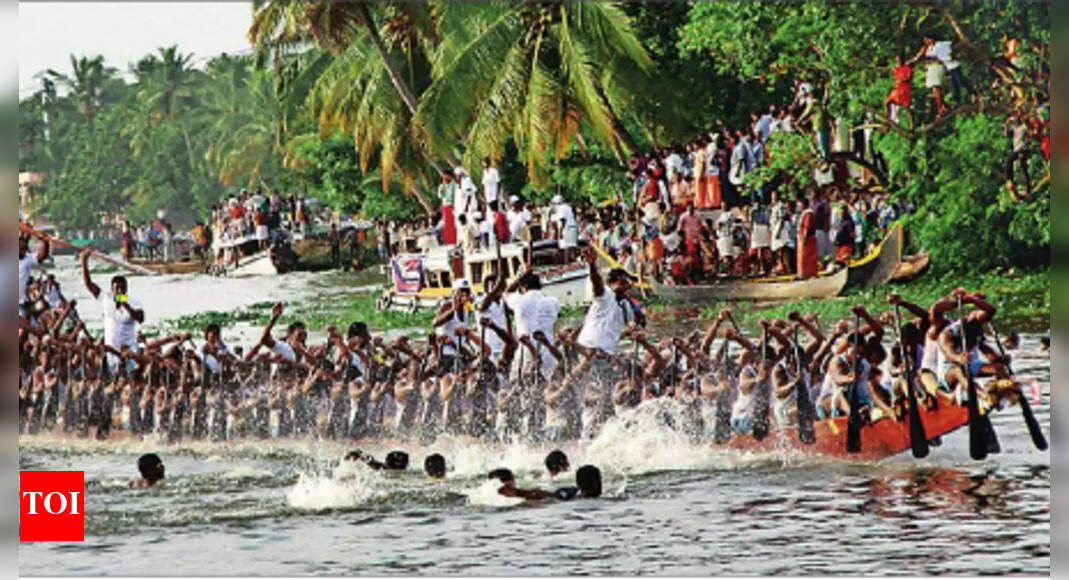 Kerala snake boat races back after Covid | India News - Times of India